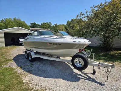 Crownline 210ss boat