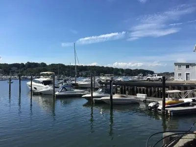 Knutsons Yacht Haven Marina