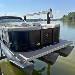 2024 Crest Classic LX 220 tritoon - 150 HP