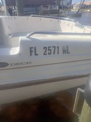 2004 Hurricane Sundeck 21'