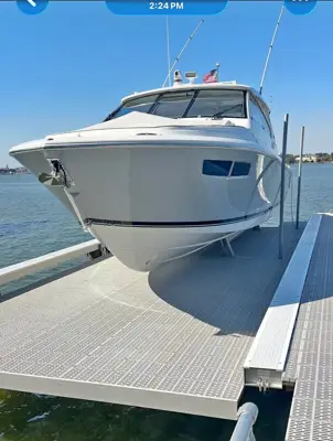 2019 Pursuit 365 DC