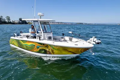 2023 Robalo R250