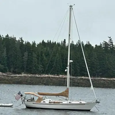 1986 Passport 40 V berth
