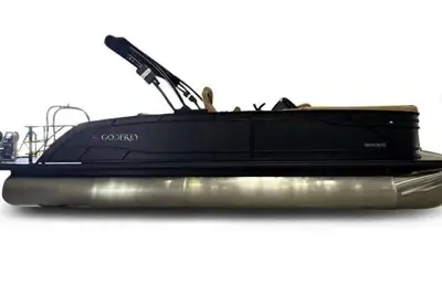 2027 Godfrey Monaco 25' Mid-Table Flip Lounge Tritoon