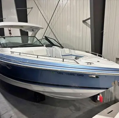 2022 Formula Boats 330 Crossover Bowrider