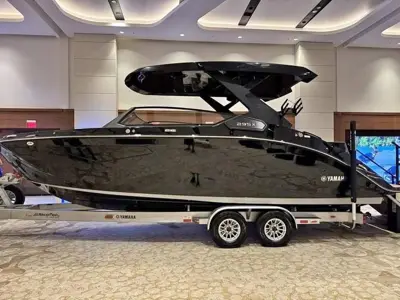 2027 Yamaha Boats 295XD