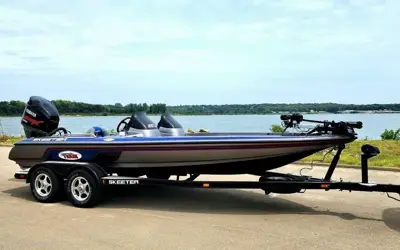 2005 Skeeter Bass Boat ZX225