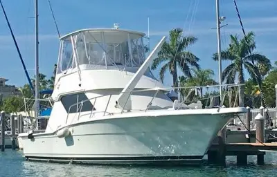 39’ 1995 Hatteras Convertible