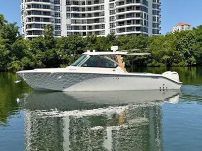 2016 Pursuit DC 325 Dual Console