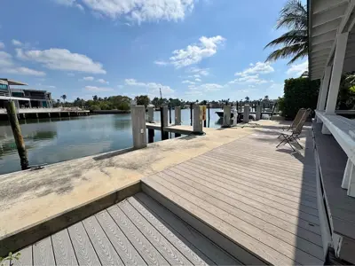 Las Olas no fix bridge port access dock for rent