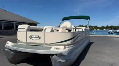 2004 AquaPatio 240RE