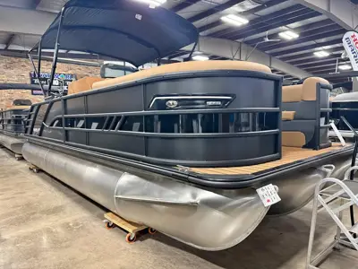 2027 Bentley Elite 223 Adrimal Quad Lounge Tritoon