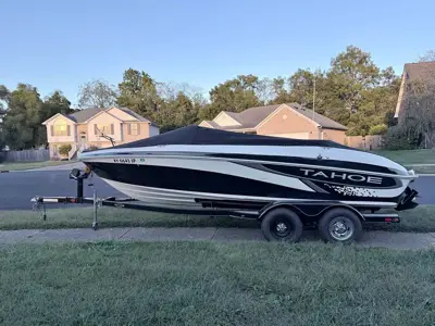 2010 Tahoe Q7i fish and ski