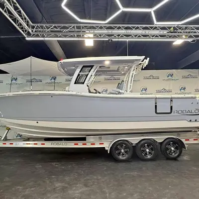 2026 Robalo r300