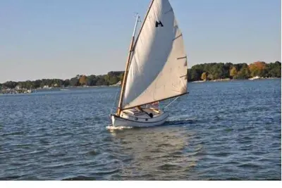 2004 MENGER 19' catboat