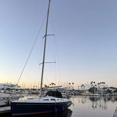 2004 Hunter 36