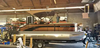 2023 Bennington 22 LSB