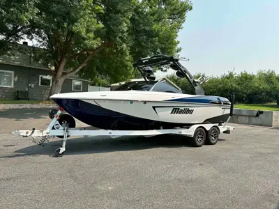 2017 Malibu Wakesetter 23lsv