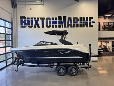 2017 SeaRay SLX-W 230