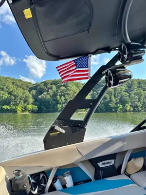 2017 Malibu MXZ22 Wakesetter Wakeboard and Surf Boat