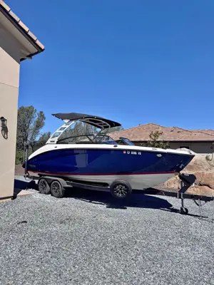 2025 Yamaha 252 se