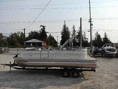 New South Bay 224 RS