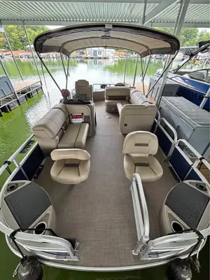 2023 Sun Tracker Fishing Barge 20’