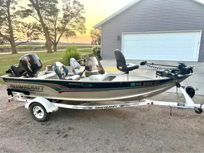 Alumacraft Navigator 165 Fishing Boat w/70HP Suzuki EFI Outboard