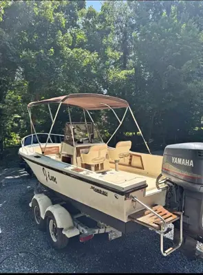 1990 Mako Center console