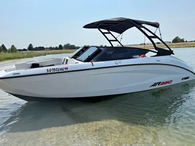 2024 Yamaha AR250