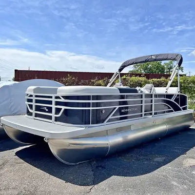 2026 BENNINGTON 22FT SWINGBACK W/115HP YAMAHA 22s1sb