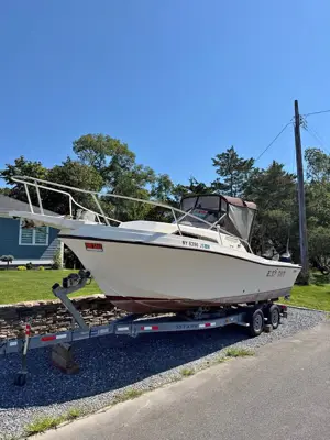 Classic Cabin Cruiser Boat – Twin Suzuki 140s – Trailer Included – As-is