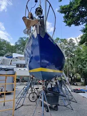 35ft c and c sailboat,cylinder Myanmar moto runs great,sail included,with small dinghy boat.