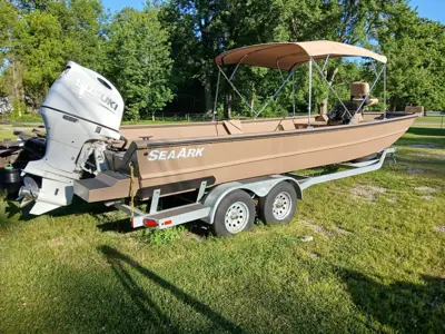 2024 SEA ARK 2472 MV NEW BOAT NEVER USED COMMERICAL GRADE BOAT