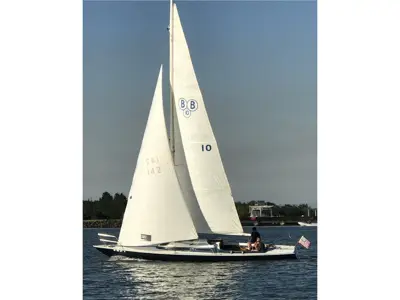 32.8' Borresen BB10
