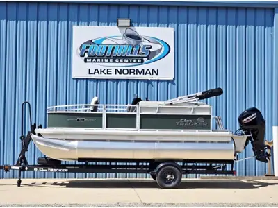 2027 Sun Tracker BASS BUGGY 16 XL Select