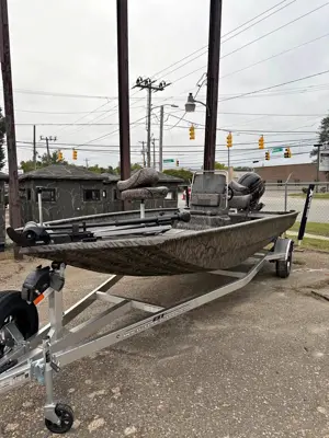 2027 Xpress XP20 Center Console
