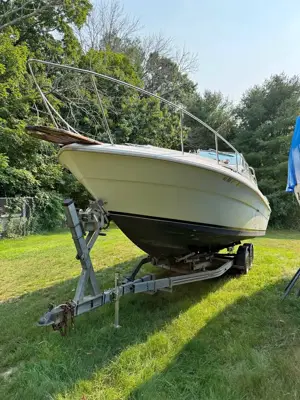 1985 Searay Sundancer 27