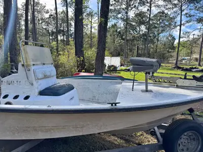 2001 Kenner bay boat 18.5 ft long. No soft spots n floor and boat does not leake. Great boat.