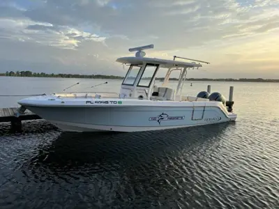 2022 Robalo R272