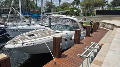 2009 Searay 33 Sundancer