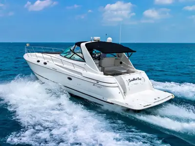 2000 Cruisers Yachts 3870