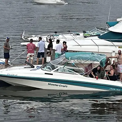 1991 Mastercraft Maristar 240sc