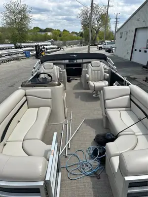 2019 Bennington Bennington Tritoon Sx23