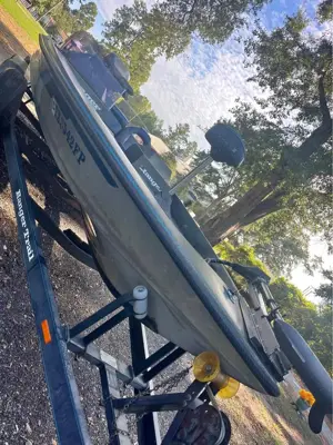1989 Ranger 393V. Bass boat