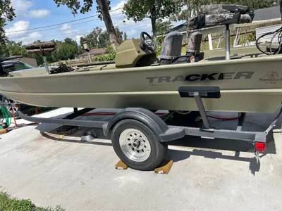 2019 Bass tracker grizzly series, boat has 60 horse mercury low hours