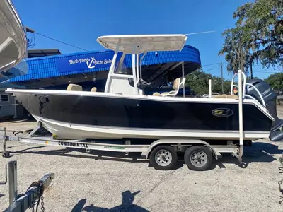 2017 Sea Hunt 225 Ultra