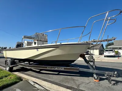 2001 18’ Boston Whaler Outrage SUPER CLEAN