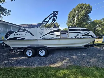2015 Caravelle Razor 237UU