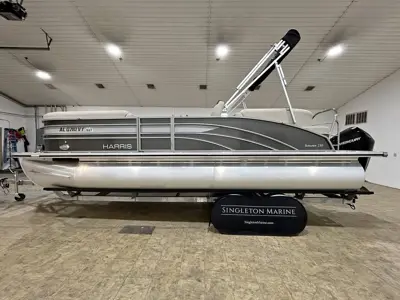 2023 Harris Sunliner 230 *low hours*super clean*